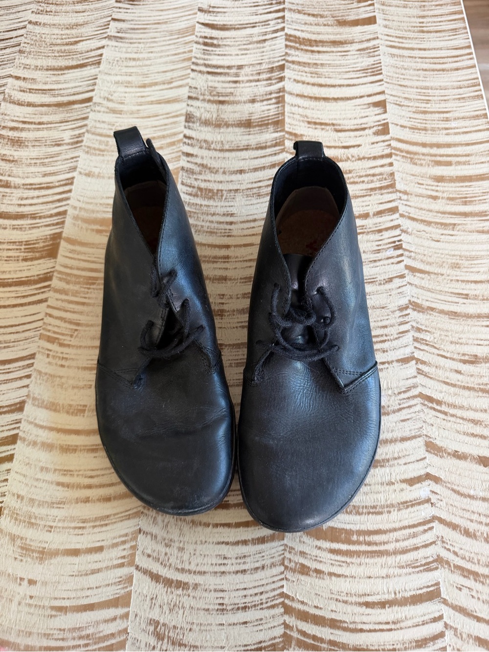 Vivo Barefoot Men’s Black Leather Lace-Up Ankle Shoes